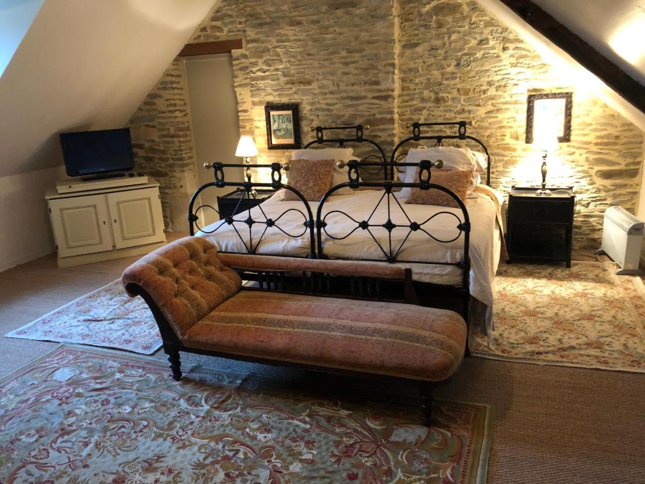 Отель Manoir De La Riviere Saint-Louet-sur-Seulles Экстерьер фото